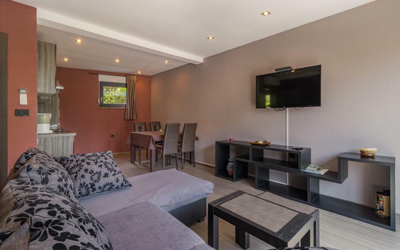 Apartmani Kazun - App 4 - Ferienhaus Fažana Exterior foto
